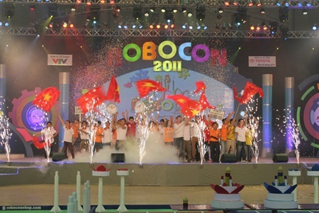 ĐH Lạc Hồng vô địch Robocon Việt Nam 2011 - 1