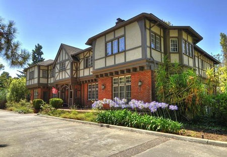 Cựu “ông chủ” Facebook tậu nhà 8,6 triệu USD - 4 Cựu “ông chủ” Facebook tậu nhà 8,6 triệu USD - 4