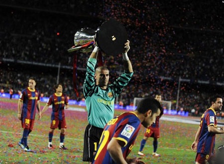 Niềm sung sướng của cầu thủ Barca trong lễ đăng quang - 7 Niềm sung sướng của cầu thủ Barca trong lễ đăng quang - 7
