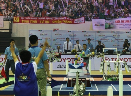 ĐH Lạc Hồng vô địch Robocon Việt Nam 2011 - 5