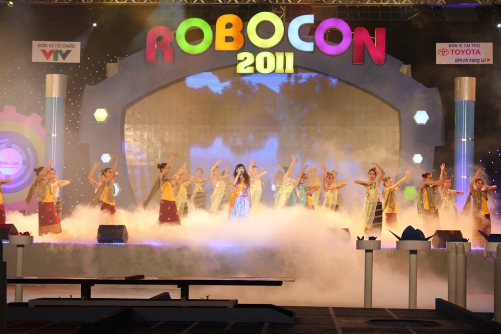 ĐH Lạc Hồng vô địch Robocon Việt Nam 2011 - 7