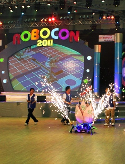 ĐH Lạc Hồng vô địch Robocon Việt Nam 2011 - 8