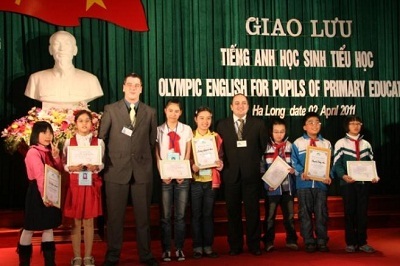 Ngoại ngữ - Tấm hộ chiếu cho cánh cửa tương lai - 8 Ngoại ngữ - Tấm hộ chiếu cho cánh cửa tương lai - 8