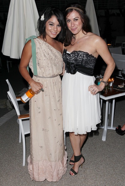 Vanessa Hudgens xinh tươi dự tiệc - 11 Vanessa Hudgens xinh tươi dự tiệc - 11