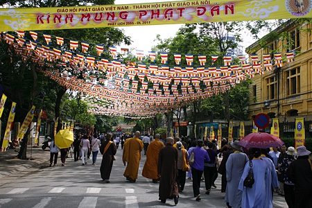 Tháng Tư - mùa Phật đản - 18