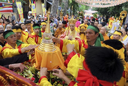 Tháng Tư - mùa Phật đản - 6