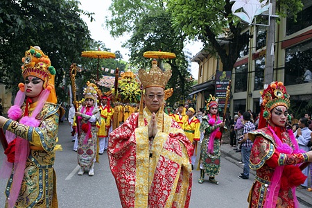 Tháng Tư - mùa Phật đản - 7