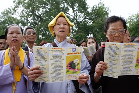 Tháng Tư - mùa Phật đản - 9