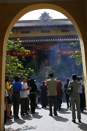 Tháng Tư - mùa Phật đản - 10