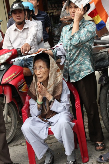 Tháng Tư - mùa Phật đản - 23