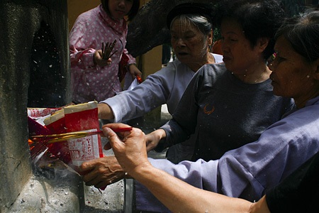 Tháng Tư - mùa Phật đản - 17