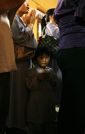 Tháng Tư - mùa Phật đản - 14