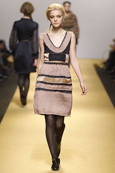 Nét độc đáo trong vẻ đẹp nữ tính - 4