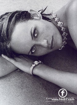 Thêm một siêu mẫu kết bạn với “nàng tiên nâu”  - 3