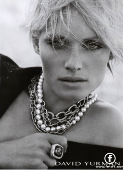 Thêm một siêu mẫu kết bạn với “nàng tiên nâu”  - 1