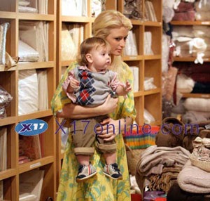 Britney Spear và Paris Hilton ngày càng trở nên thân thiết - 6