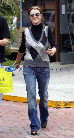 Britney "lộ diện" sau khi sinh em bé thứ hai! - 2