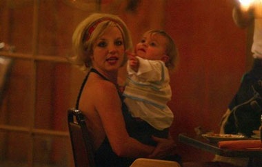 Britney báo “tin mừng” cho Madonna - 3