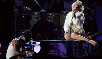 Christina Aguilera: Có còn rực lửa? - 9 Christina Aguilera: Có còn rực lửa? - 9