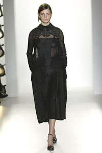 Nhãn hiệu thời trang nổi tiếng nhất thế giới - 6