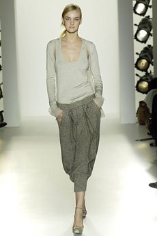 Nhãn hiệu thời trang nổi tiếng nhất thế giới - 12