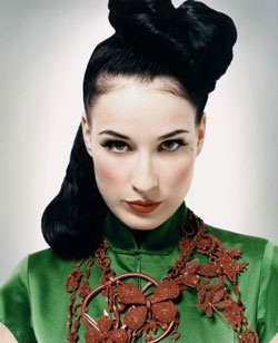Dita Von Teese: Biểu tượng sex của cả hai giới - 2
