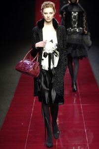 Một vẻ đẹp bay bổng và nữ tính  - 5