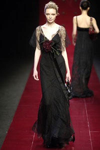 Một vẻ đẹp bay bổng và nữ tính  - 23