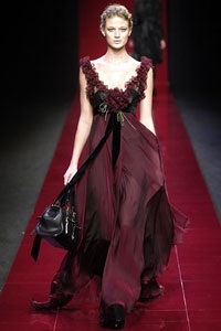 Một vẻ đẹp bay bổng và nữ tính  - 32