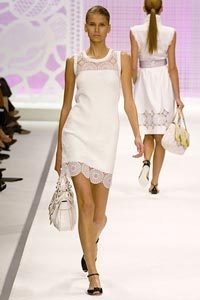 6 khuynh hướng thời trang Xuân Hè 2006 - 18