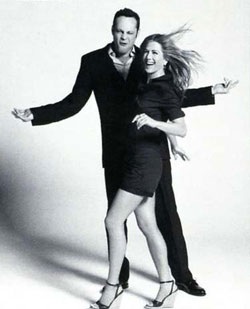 Jennifer và Vince “quấn quít” trên... Entertainment - 8