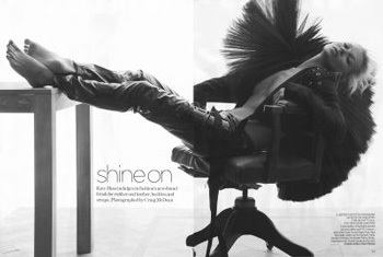 Kate Moss tiếp tục "khoe" vòng 1 trên Vogue - 4