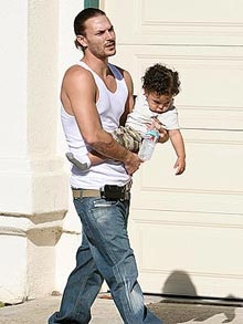 Các sao làm gì trong dịp lễ Giáng sinh? - 9