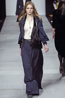 Bụi bặm và phá cách...  - 4