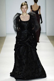 Những bộ váy dạ hội sang trọng và tinh tế - 23