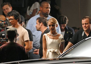 Nicole "đánh bóng" mình qua tên tuổi cha nuôi? - 6