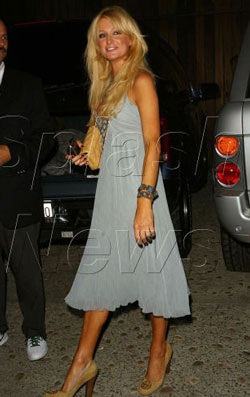 Chuyện gì đang xảy ra giữa Paris Hilton và Lindsay Lohan? - 1 Chuyện gì đang xảy ra giữa Paris Hilton và Lindsay Lohan? - 1