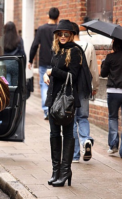 Cơn sốt giày đế bục - 9