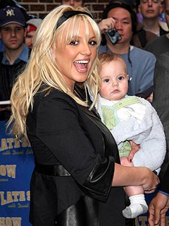 Cậu ấm nhà Britney ăn mặc xấu nhất! - 3