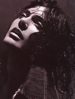 Teri Hatcher: Bà nội trợ hấp dẫn nhất Hollywood! - 3