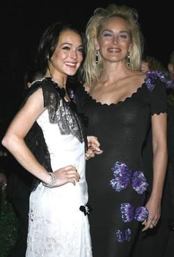 Sharon Stone “hâm mộ” Lindsay Lohan - 1