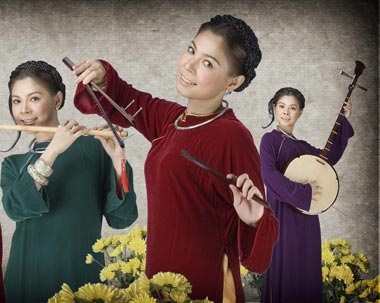 “Búp bê” hát dân ca - 1