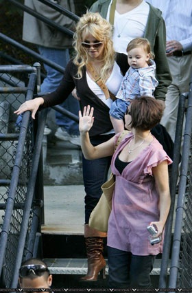 Chúc mừng sinh nhật lần thứ 25 của Britney Spears! - 3