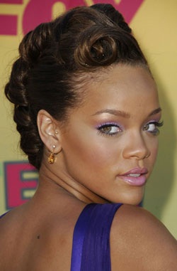 Những đôi mắt màu xanh lá đầy mê hoặc - 3