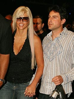 Những khoảnh khắc đáng nhớ trong cuộc đời Anna Nicole Smith - 9