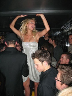 "Đột nhập" bữa tiệc sinh nhật của Paris Hilton - 7