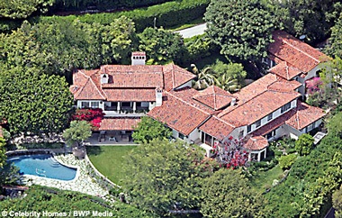 Bà Beck "để mắt" tới biệt thự của Meg Ryan - 1 Bà Beck "để mắt" tới biệt thự của Meg Ryan - 1