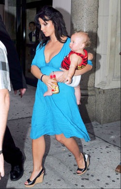 Britney chán mái tóc vàng hoe?  - 5