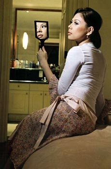 Thủy Tiên và thời trang váy digan - 3