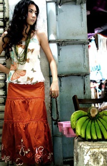 Thủy Tiên và thời trang váy digan - 1